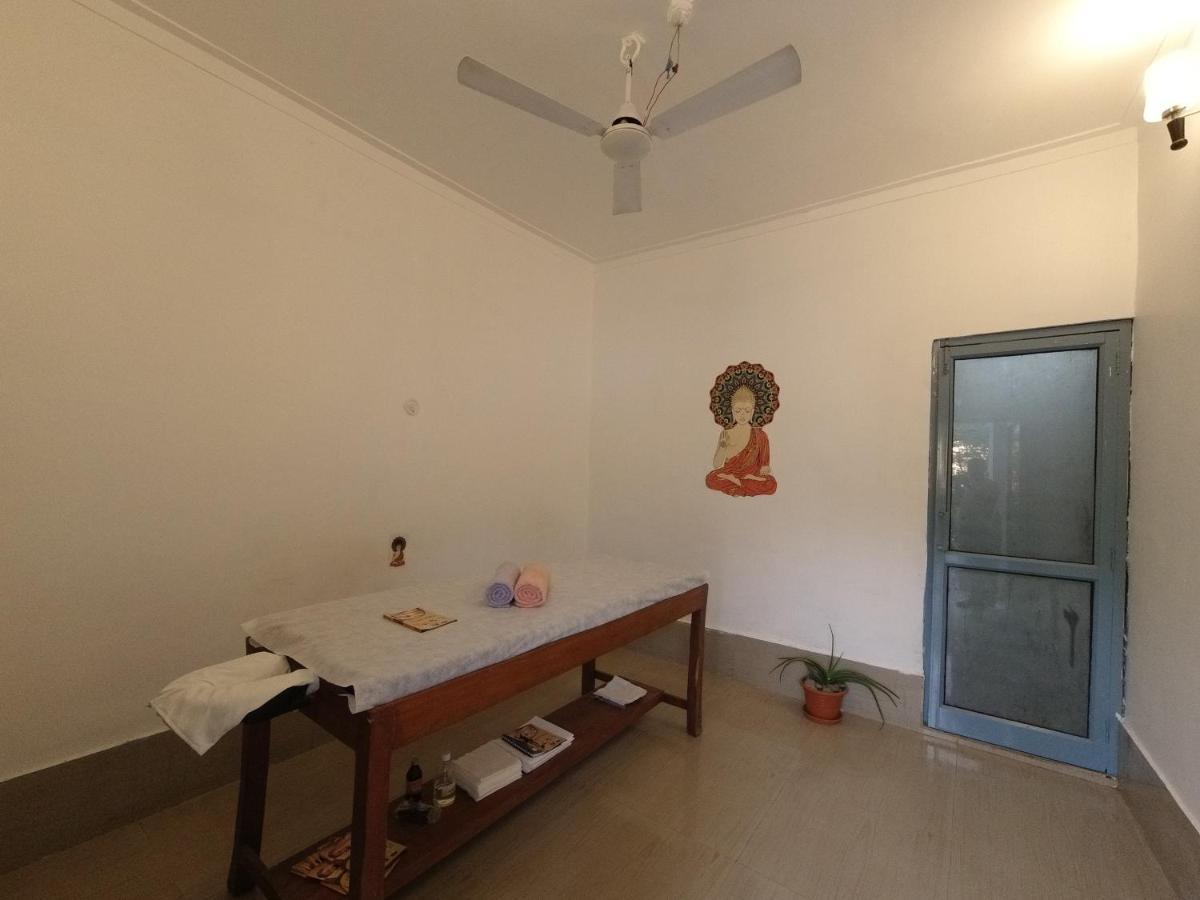 H7 Stay On The Ganges, Yoga & Spa Resort, Rishīkesh Exteriör bild
