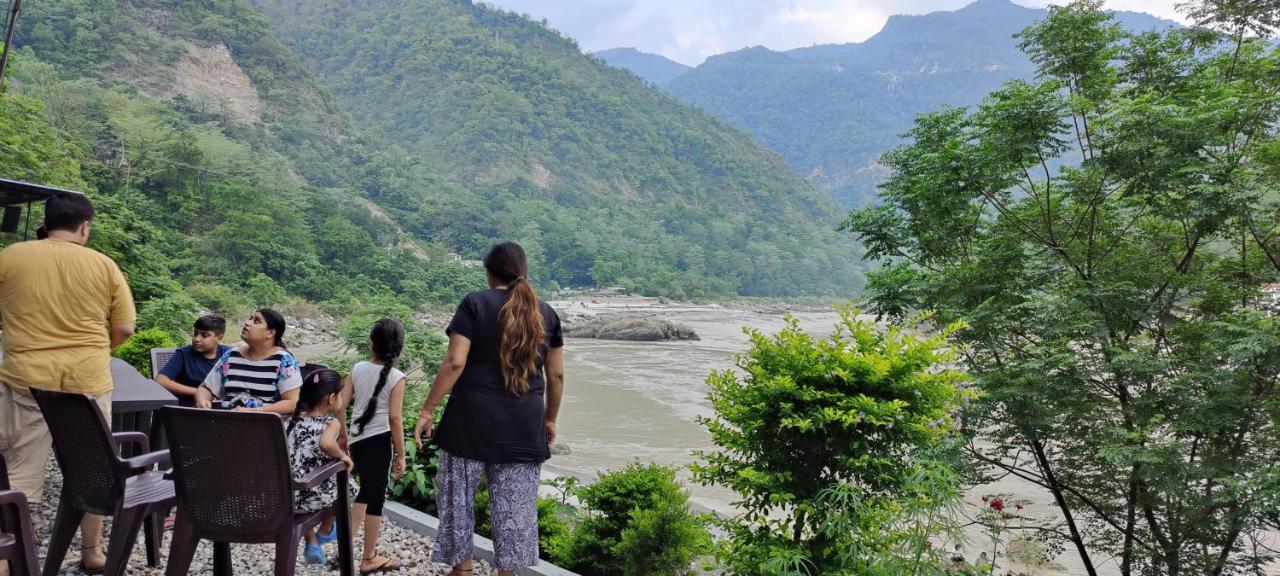H7 Stay On The Ganges, Yoga & Spa Resort, Rishīkesh Exteriör bild