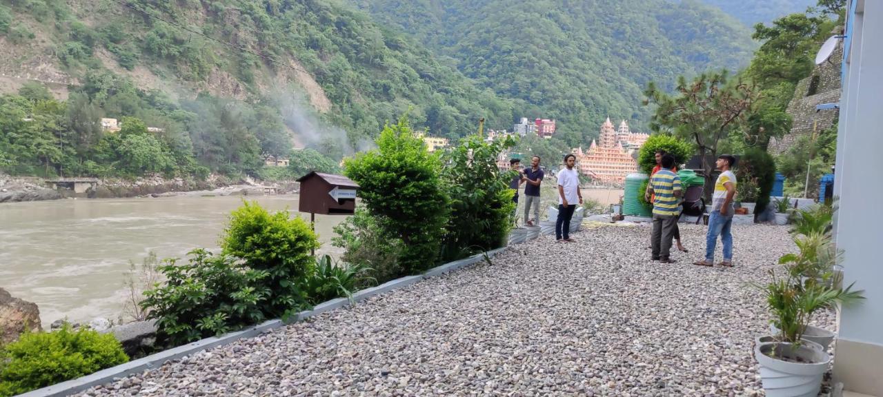 H7 Stay On The Ganges, Yoga & Spa Resort, Rishīkesh Exteriör bild