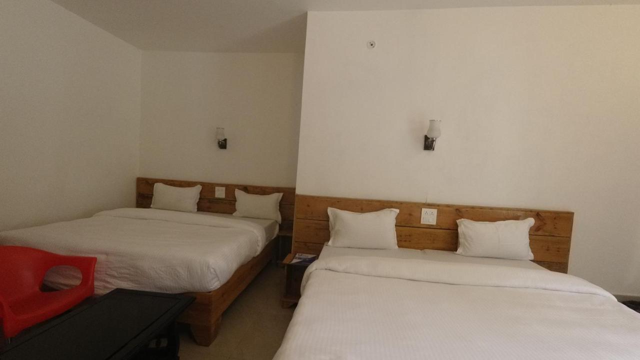 H7 Stay On The Ganges, Yoga & Spa Resort, Rishīkesh Exteriör bild