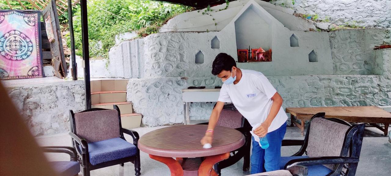 H7 Stay On The Ganges, Yoga & Spa Resort, Rishīkesh Exteriör bild